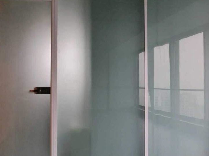 磨砂玻璃材質(zhì)參數(shù)是多少？磨砂玻璃隔斷隱私效果最佳